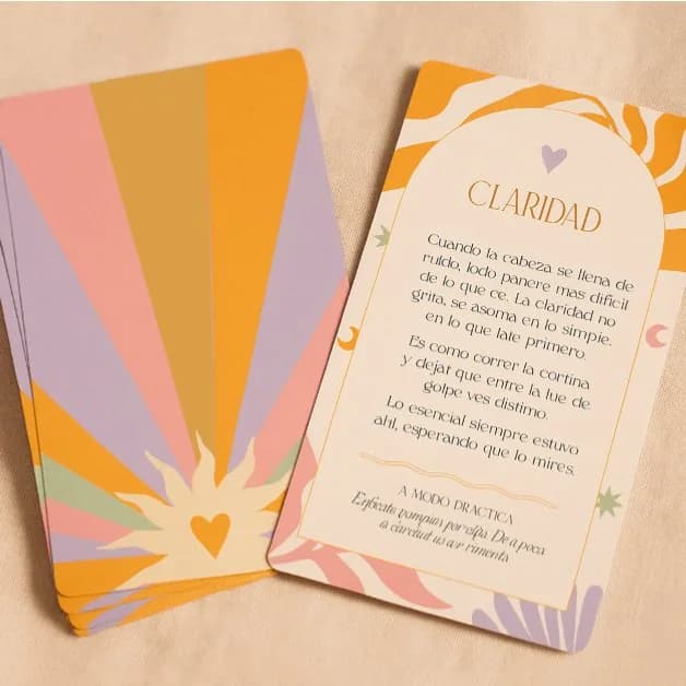 Dorso y frente de una carta del oráculo